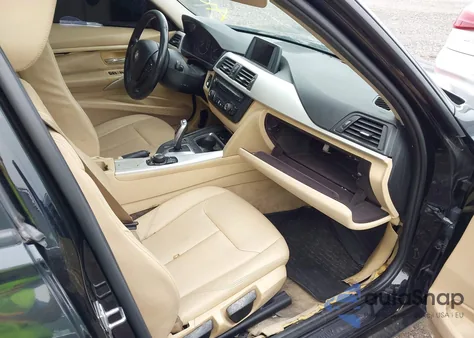 2013 BMW 320I z USA, uszkodzony, nr VIN WBA3B1C54DK129872